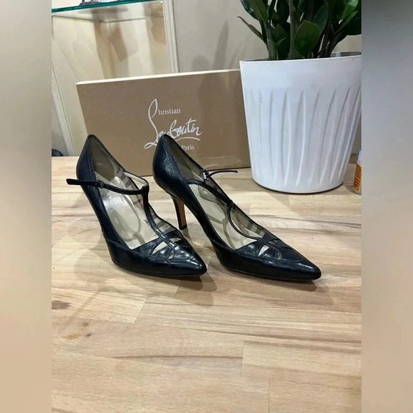 Burberry  Calfskin Leather Business/Court Heels in size 36.5 or 5.5. - Picture 12 of 12